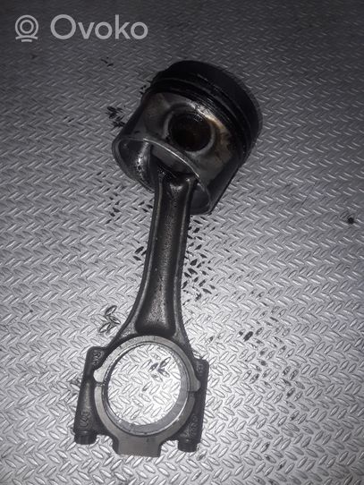 Volkswagen Polo V 6R Piston with connecting rod 646