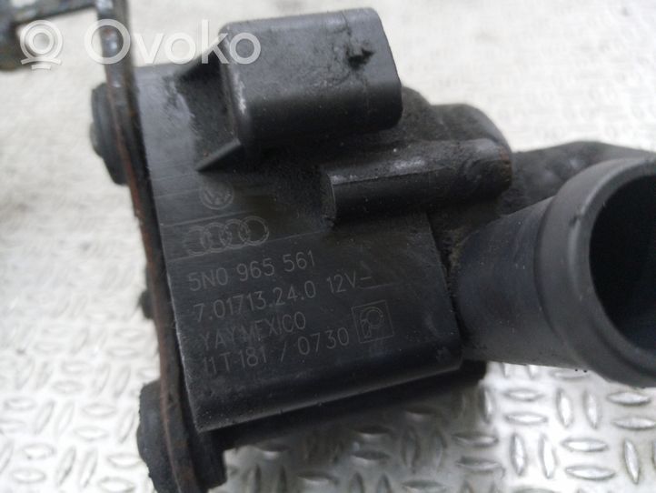 Volkswagen PASSAT B7 Pompe à eau de liquide de refroidissement 5N0965561