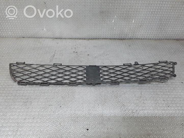 Toyota Yaris Grille inférieure de pare-chocs avant 