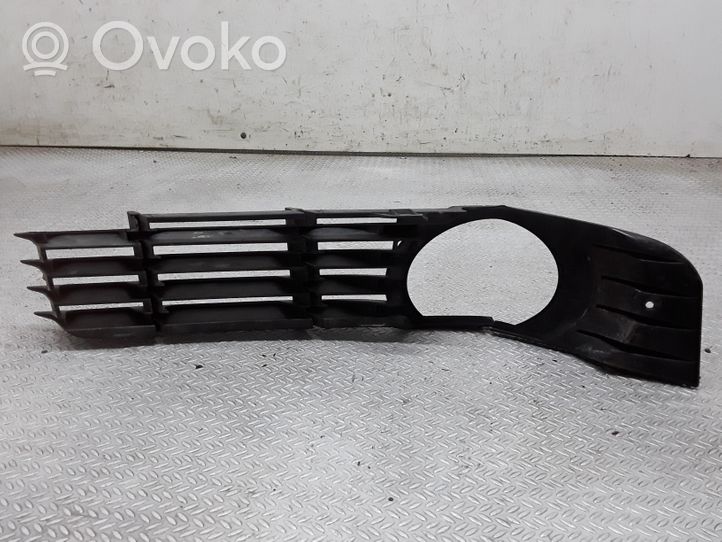 Audi A8 S8 D3 4E Grille inférieure de pare-chocs avant 4E0807681D