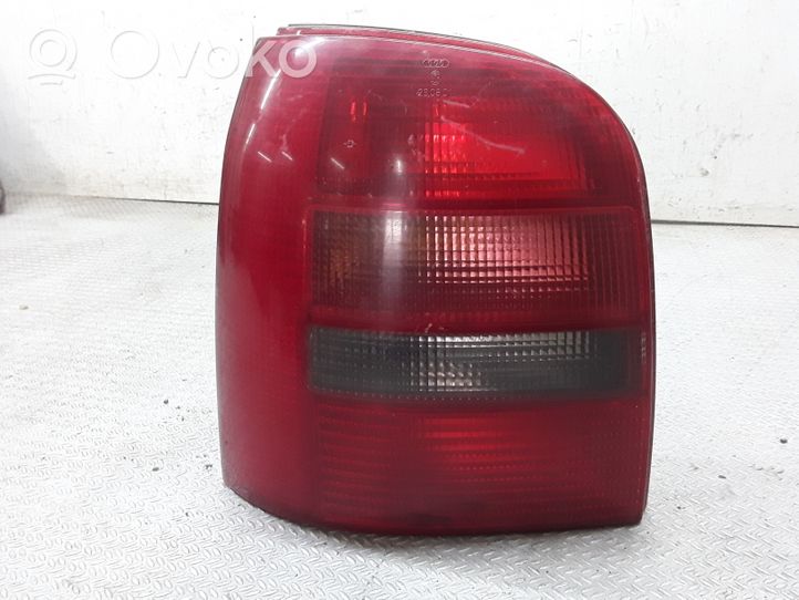 Audi A4 S4 B5 8D Luci posteriori 809945095A