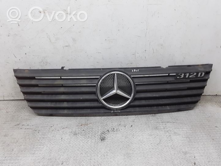 Mercedes-Benz Sprinter W901 W902 W903 W904 Etupuskurin ylempi jäähdytinsäleikkö 9018880123