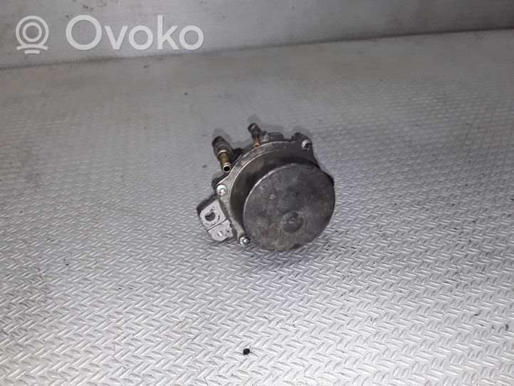 Opel Combo C Vacuum pump 