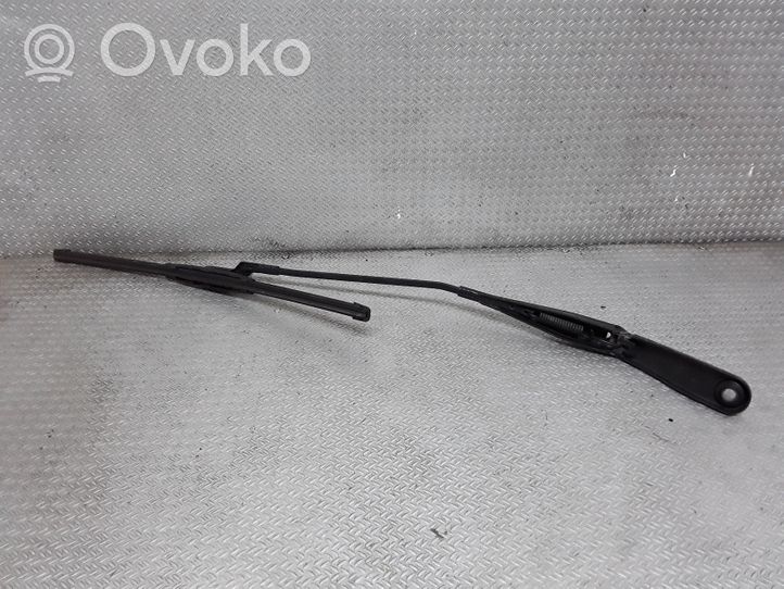 Ford Mondeo MK IV Escobilla del limpiaparabrisas, delantero 7S7117526CC