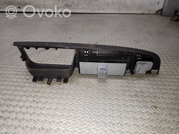 Volkswagen Jetta V Electric window control switch 1K4959857