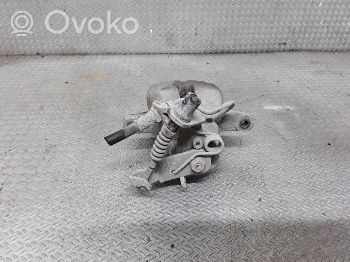 Volkswagen Jetta V Rear brake caliper 