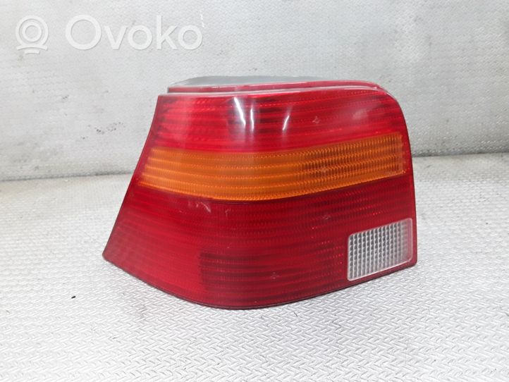 Volkswagen Golf IV Lampa tylna 1J6946095Q