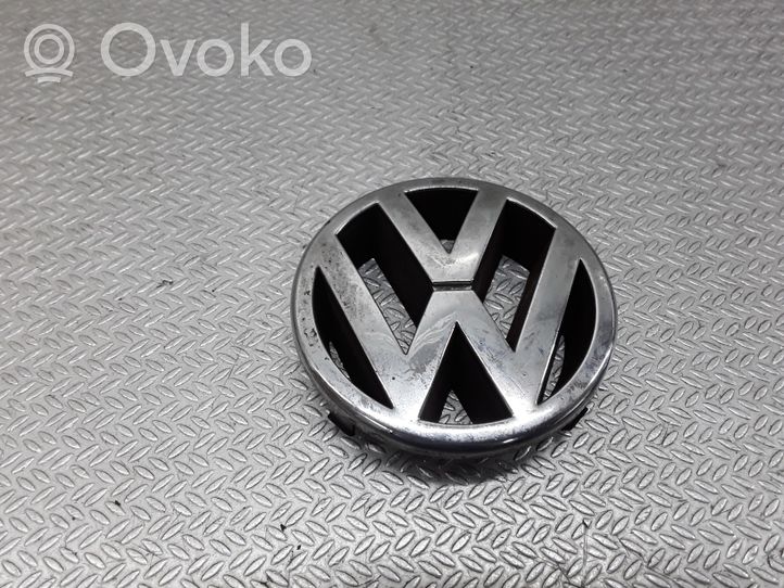 Volkswagen PASSAT B5 Valmistajan merkki/logo/tunnus 3B0853601A