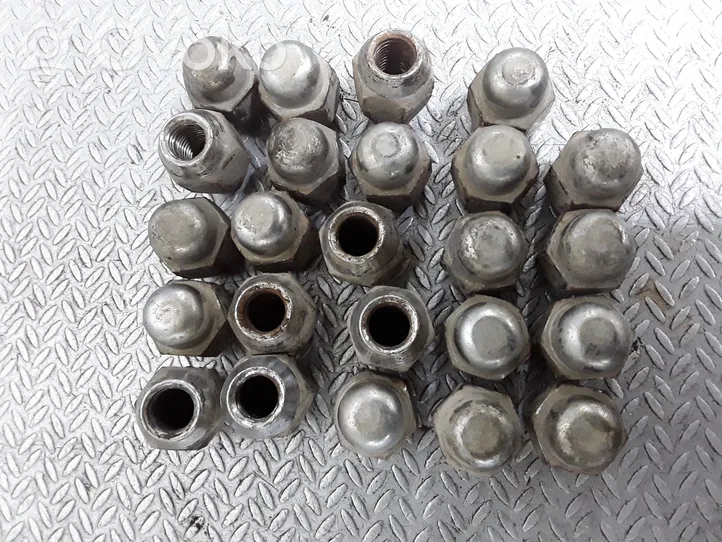 Hyundai Galloper Nuts/bolts 