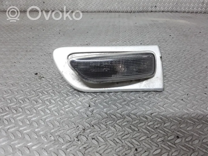 Volvo V70 Etupuskurin suuntavilkku 30722641