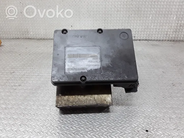 Volvo V70 ABS-pumppu 30714956