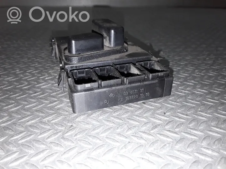 Mercedes-Benz ML W163 Interruptor de control del asiento A1638201910