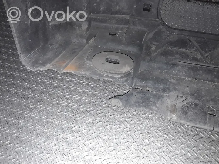 Volkswagen PASSAT B6 Radiatoru panelis (televizors) 3C0805588H