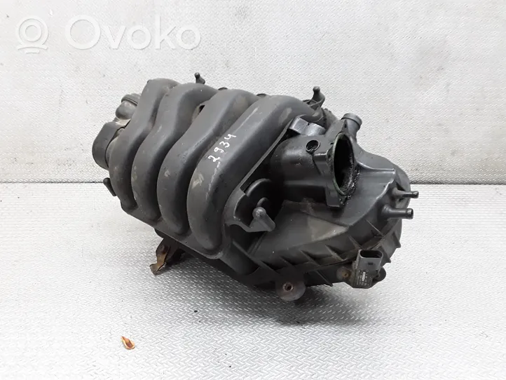 Volkswagen PASSAT B6 Intake manifold 06F133210P