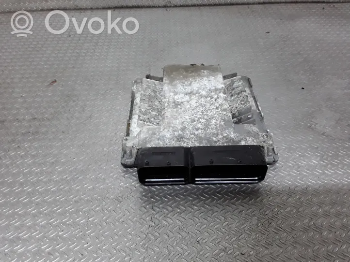 Volkswagen PASSAT B6 Sterownik / Moduł ECU 03G906018CE