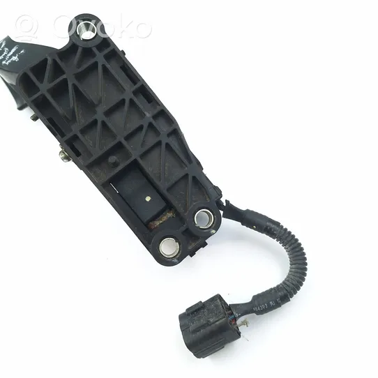 Hyundai Accent Accelerator throttle pedal 327261G800