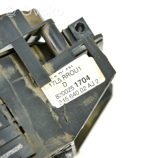 Renault Master II Interruptor/palanca de limpiador de luz de giro 8200251704