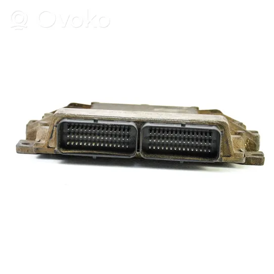 Dacia Solenza Komputer / Sterownik ECU i komplet kluczy 8200323863