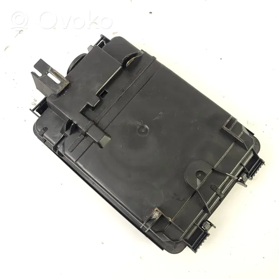 Volkswagen PASSAT B5.5 Gearbox sump 8D0927613