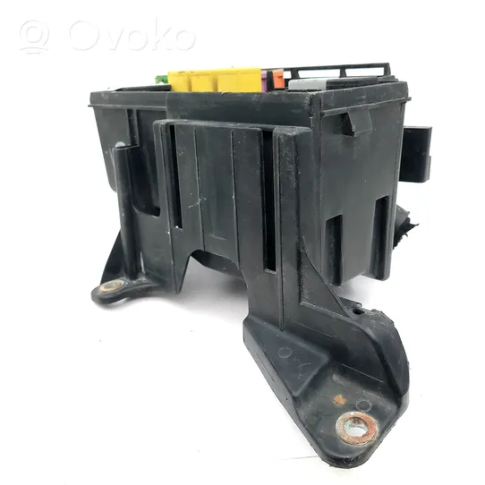 Opel Corsa C Module de fusibles 13142780