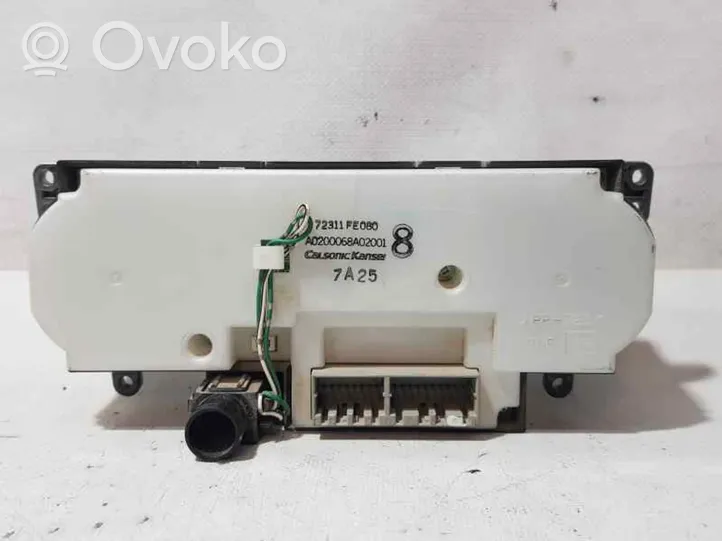 Subaru Impreza II Panel klimatyzacji 72311FE080