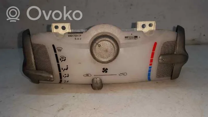 Peugeot 107 Panel klimatyzacji 69610001