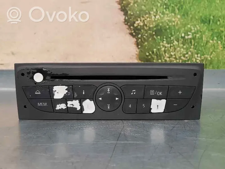 Renault Clio II Panel / Radioodtwarzacz CD/DVD/GPS 281150038R