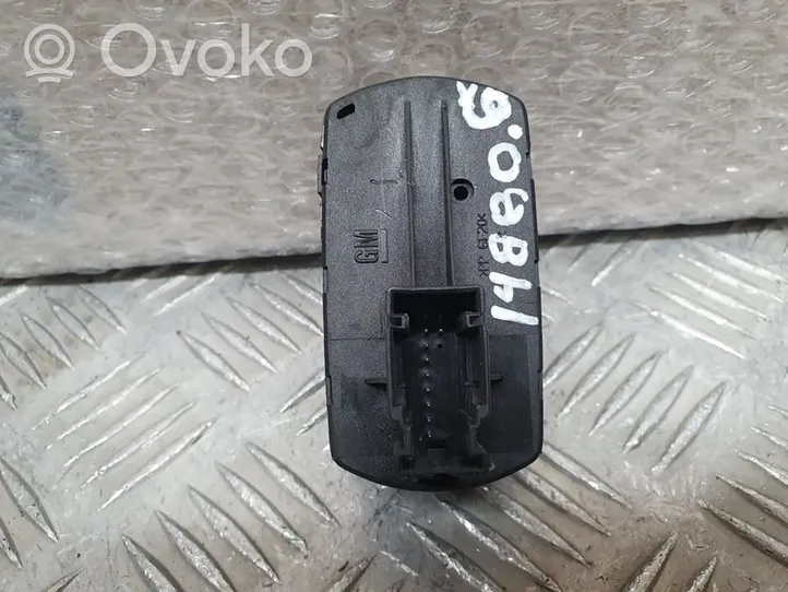 Opel Corsa D Przyciski szyb 13258521