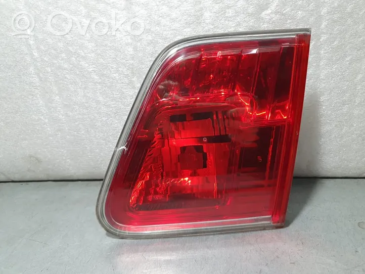 Toyota Avensis T270 Lampa tylna 8158005100