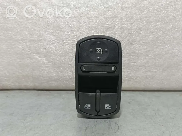 Opel Corsa E Electric window control switch 13430017