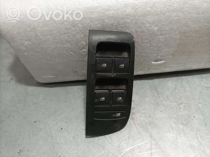 Opel Zafira C Electric window control switch 13305011