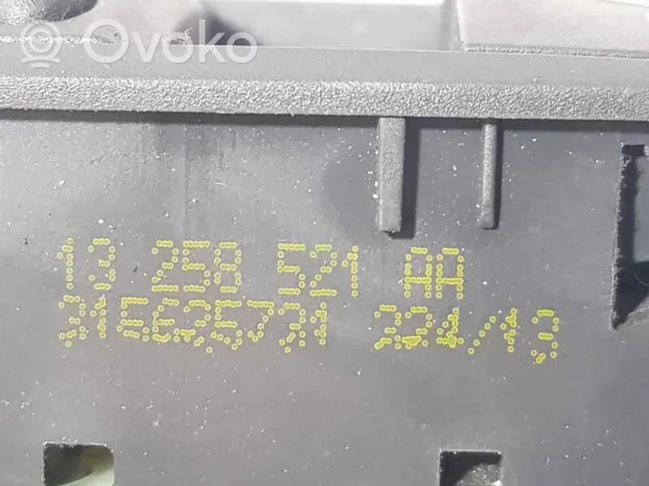 Opel Corsa D Interruttore di controllo dell’alzacristalli elettrico 13258521AA