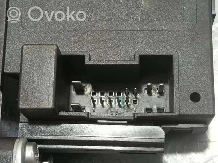 Volvo V50 Moteur de lève-vitre de porte arrière 979039100