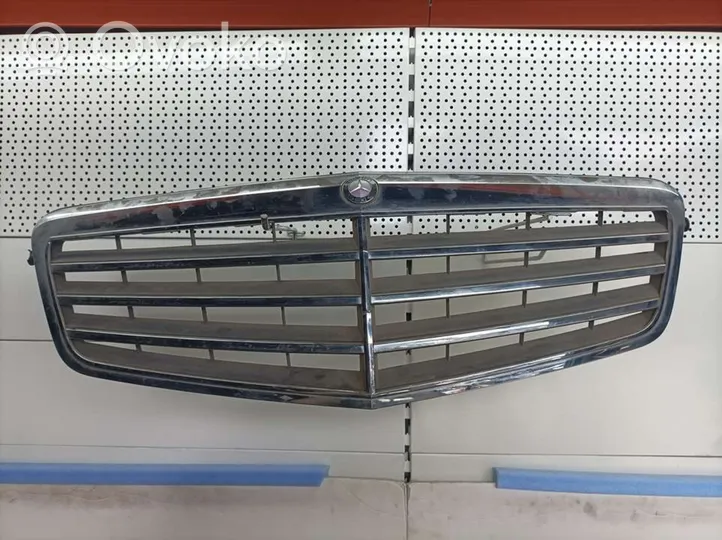 Mercedes-Benz E W212 Front grill A2128800883