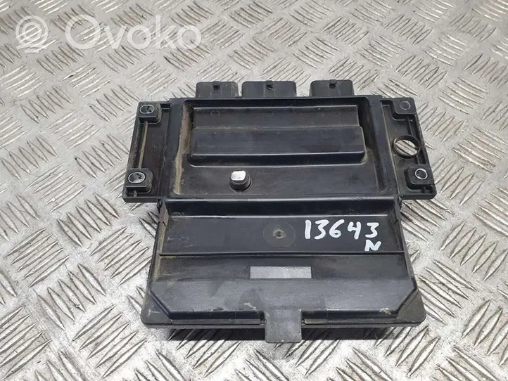 Renault Clio III Calculateur moteur ECU 8200399038