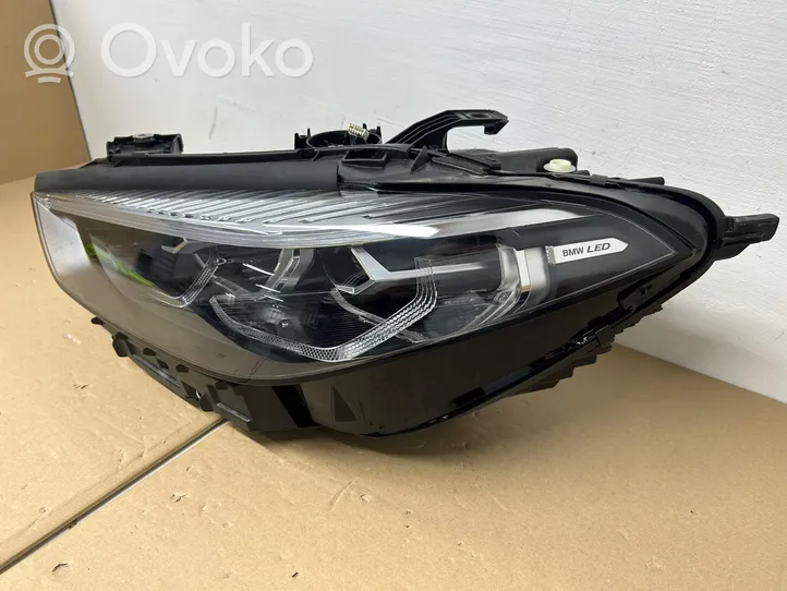 BMW 8 G15 Lampa przednia 5A41025