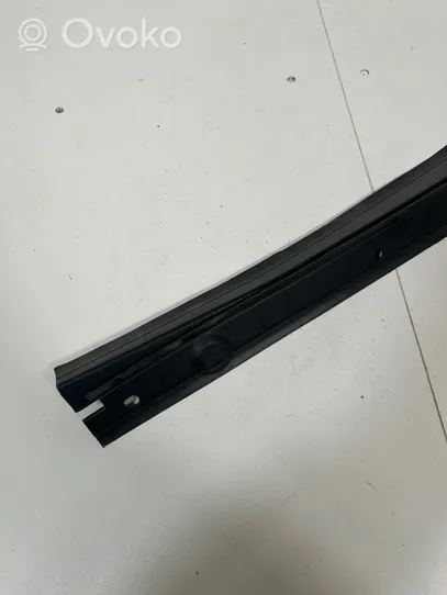 BMW M4 F82 F83 Panel wykończeniowy błotnika 51678061843