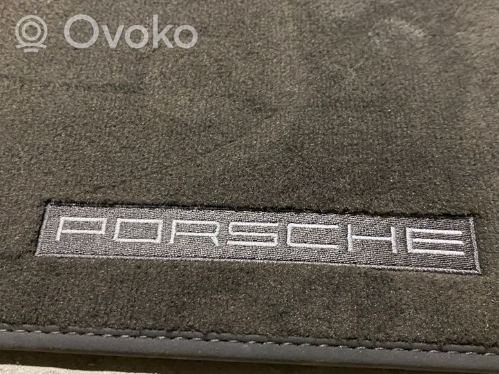 Porsche Cayenne (92A) Kit tapis de sol auto 