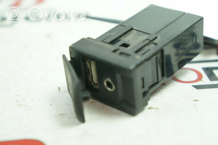 Subaru Trezia USB socket connector 8619048030