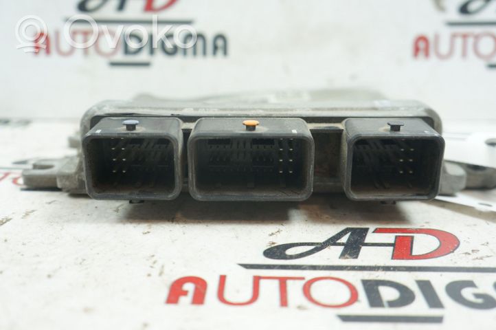 Nissan Juke I F15 Sterownik / Moduł ECU MEC940040