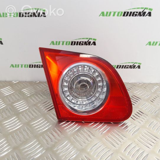 Volkswagen PASSAT B6 Lampy tylnej klapy bagażnika 3C5945093D