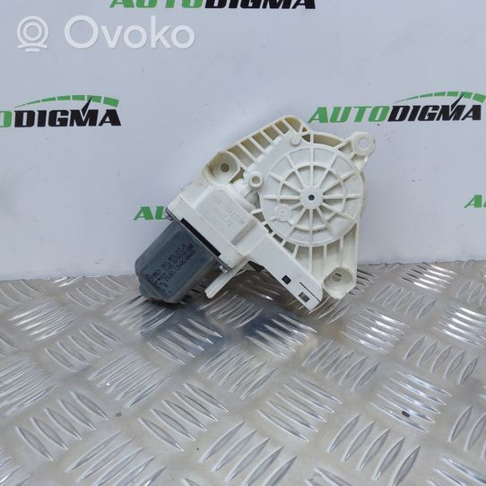 Audi A1 Aizmugurē loga pacēlāja motoriņš 8K0959811A