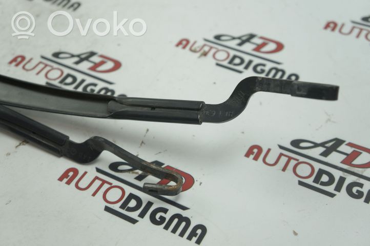 KIA Optima Front wiper blade arm 