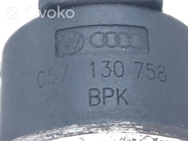 Audi A8 S8 D3 4E Capteur de pression de carburant 057130758