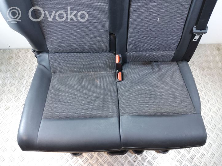 Toyota Proace Kaksoisetuistuin 