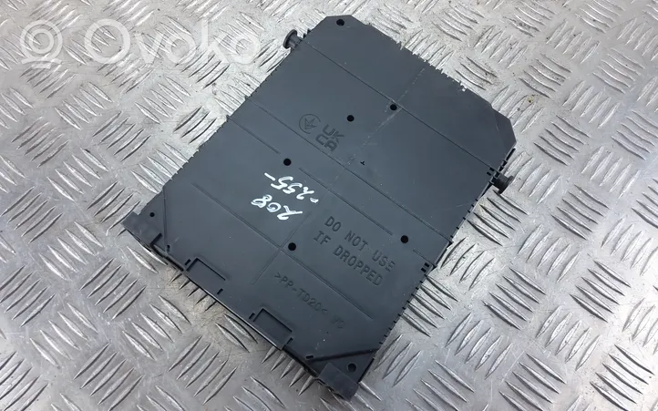 Peugeot 208 Komputer / Sterownik ECU i komplet kluczy 9815023380