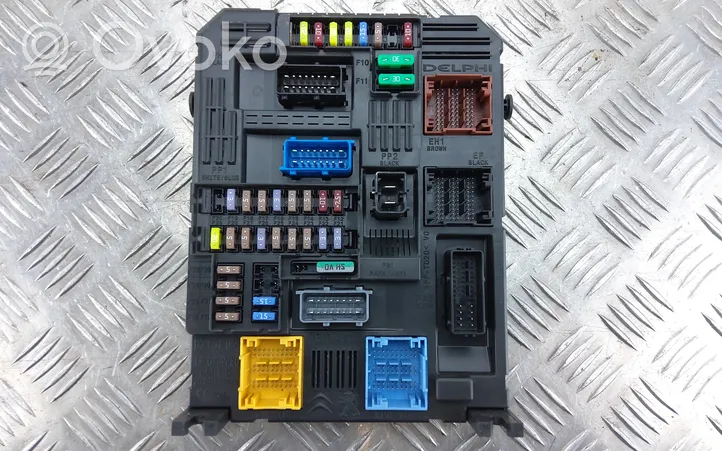 Peugeot 208 Komputer / Sterownik ECU i komplet kluczy 9815023380