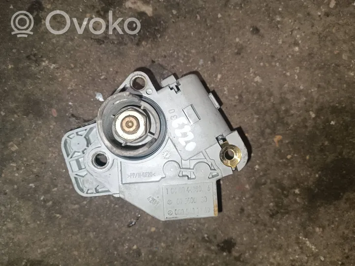 Mercedes-Benz E W210 Verrouillage du bouchon du réservoir de carburant 0005401769