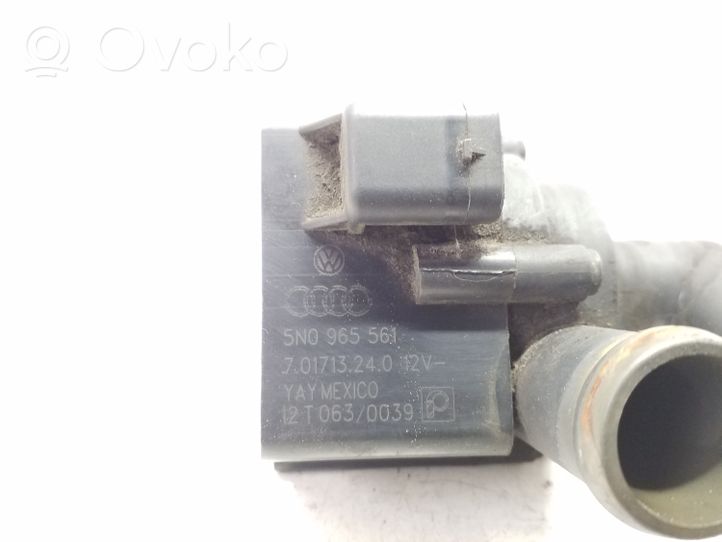 Volkswagen Jetta VI Pompa elettrica dell’acqua/del refrigerante ausiliaria 701713240