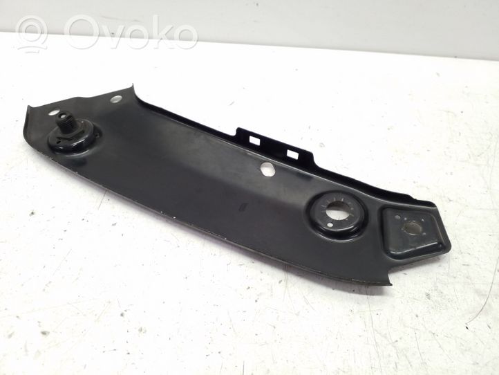 Volkswagen Jetta VI Rivestimento sotto il faro/fanale 